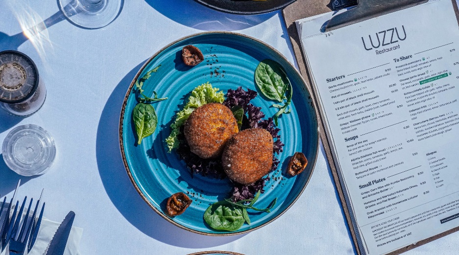 Luzzu - Restaurant by the sea in Malta